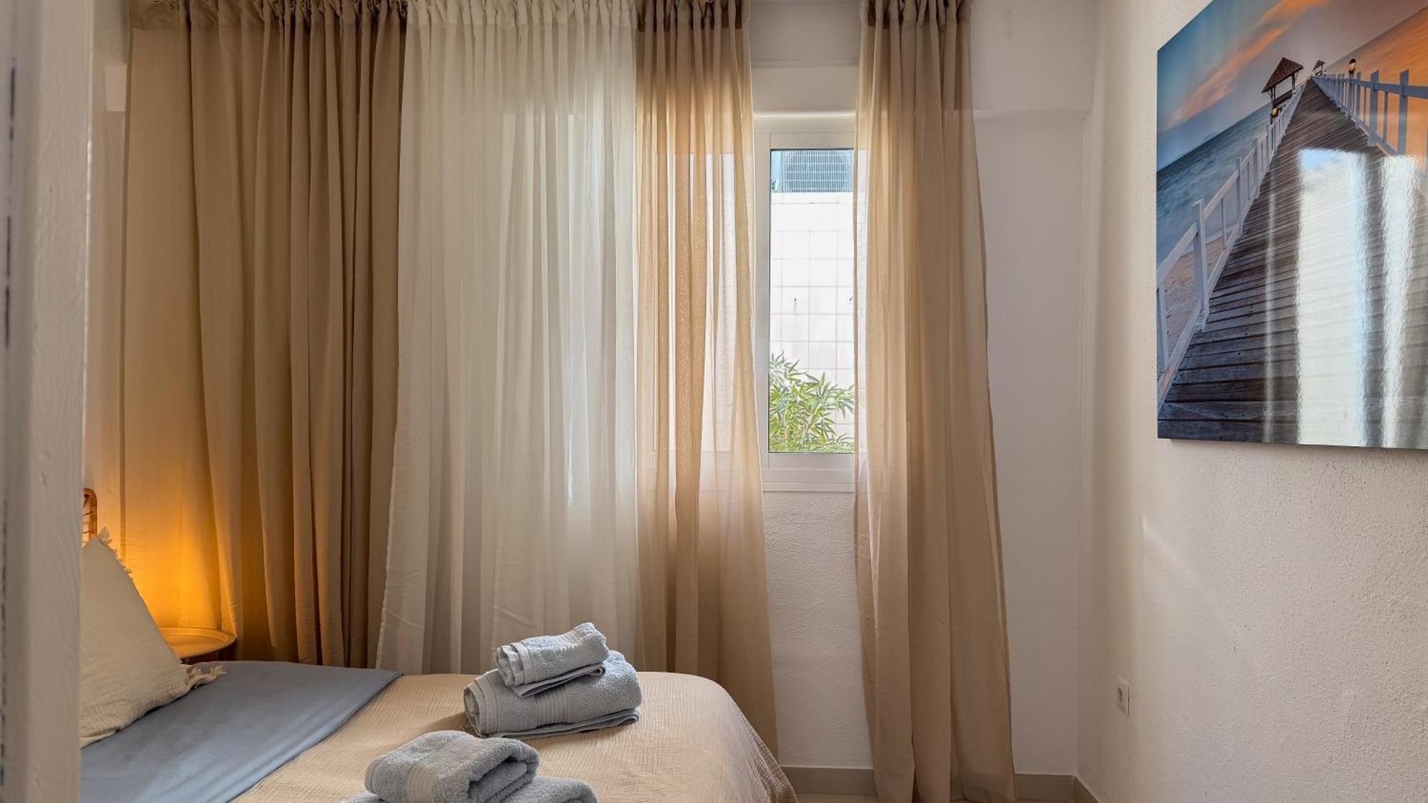 La Familia Beach House La Cala Ла-Кала-де-Міхас Номер фото